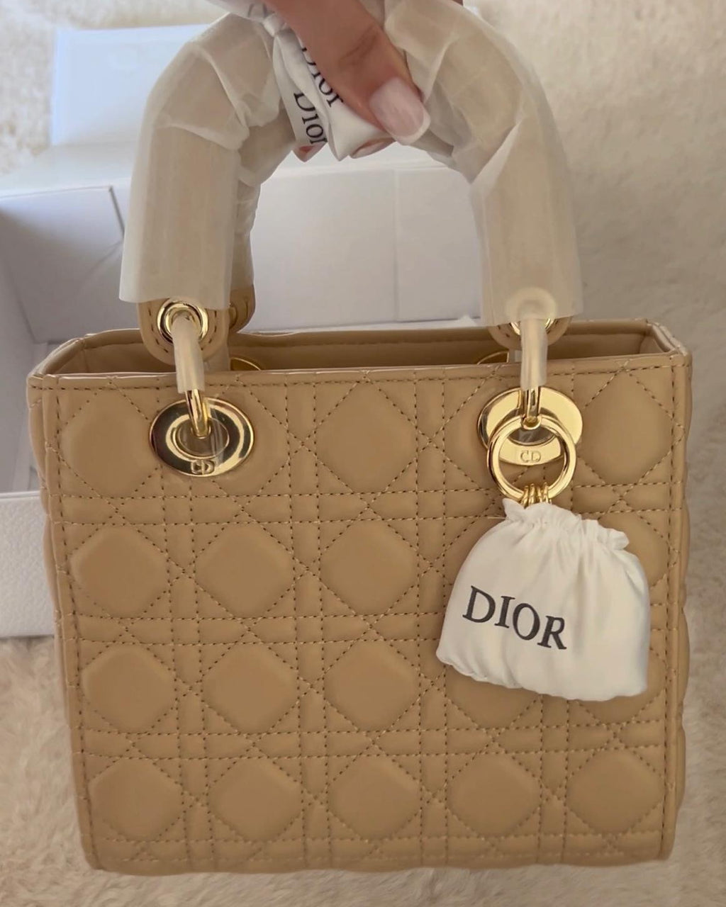 Sac à main cuir matelassé beige — Taille M