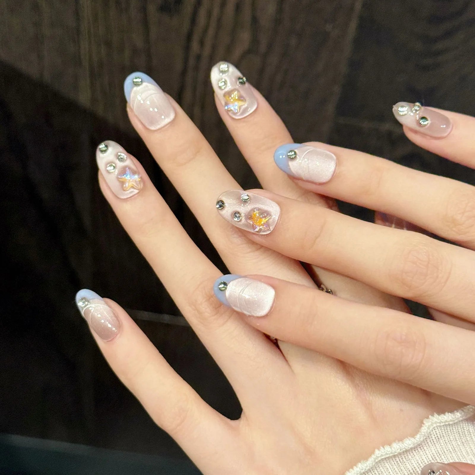 Faux ongles à pression Ovale Court Rose Aurora Étoiles Strass - Faits main (Lot de 10)