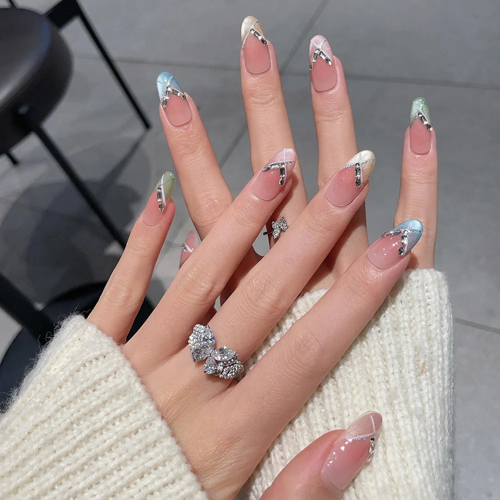 Faux ongles à pression Ovale Moyen Nude Géométrique Multicolore Strass – Faits main (Lot de 10)