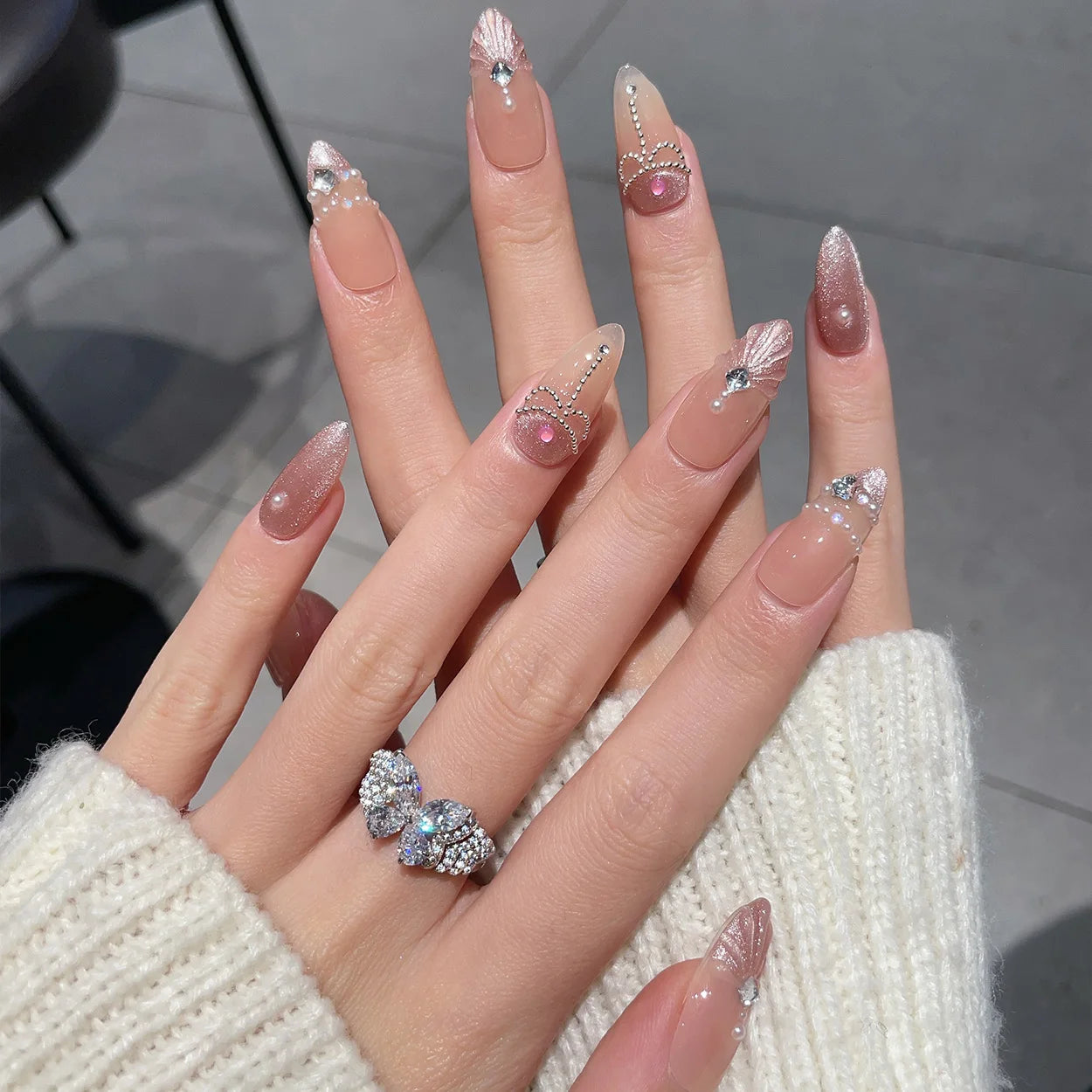 Faux ongles à pression en Amande Nude Rosé Strass – Faits main (Lot de 10)