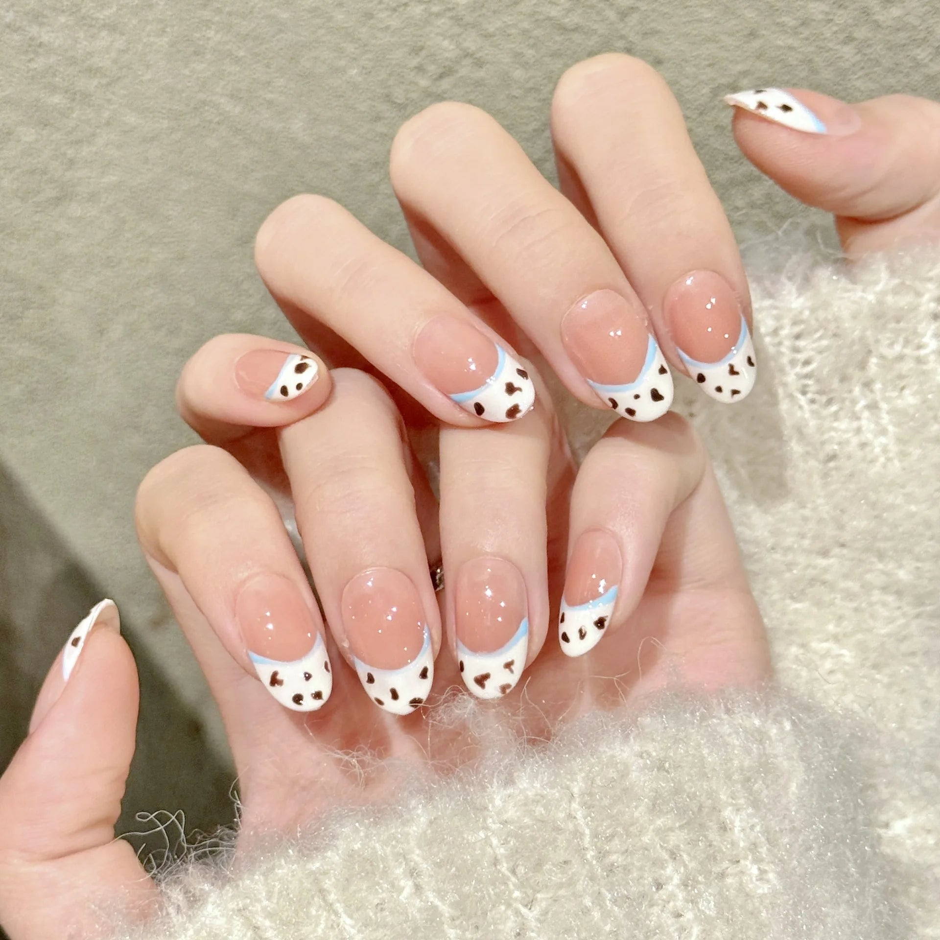 Faux ongles à pression Ovale Moyen Beige Rosé French Motif Léopard - Faits main (Lot de 10)