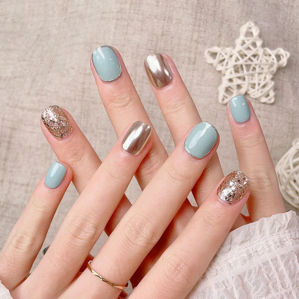 Faux ongles à pression Carré Arrondi Court Vert Céladon Paillettes Dorées Marbré – Faits main (Lot de 10)