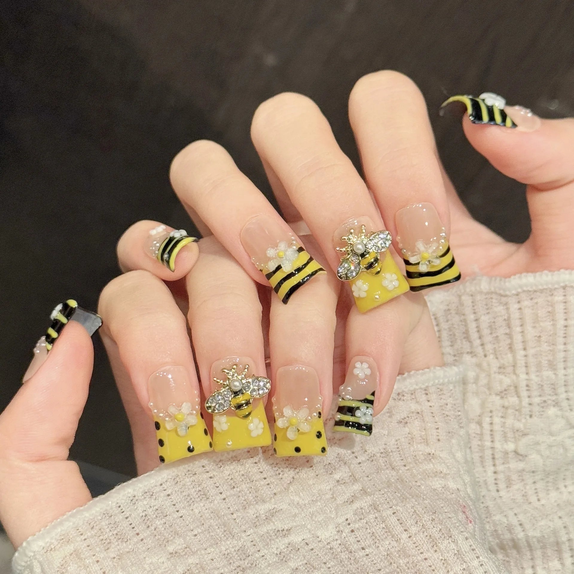 Faux ongles à pression Duck Moyen Rayé Coloré Style Duckbill Tendance - Faits main (Lot de 10)