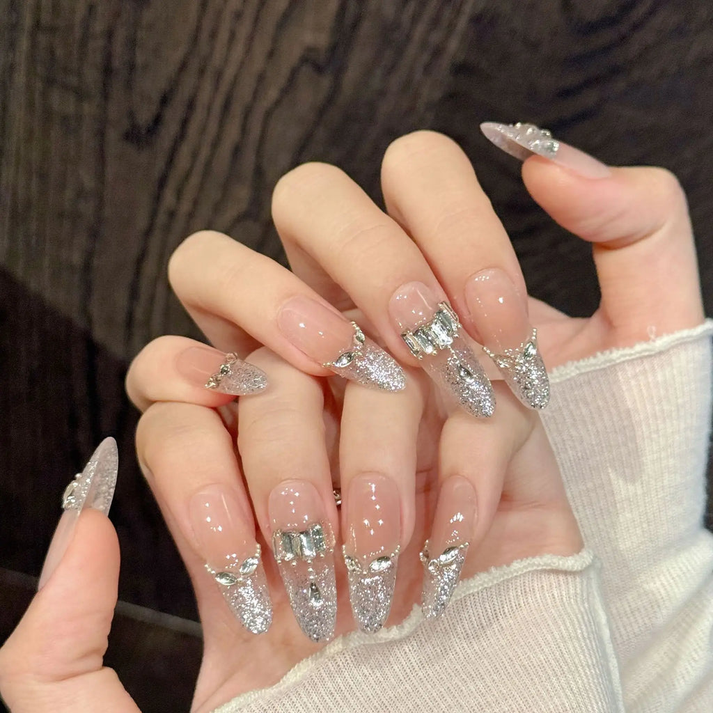 Faux ongles à pression Ovale Long Beige Rosé Strass Argentés Chaîne - Faits main (Lot de 10)
