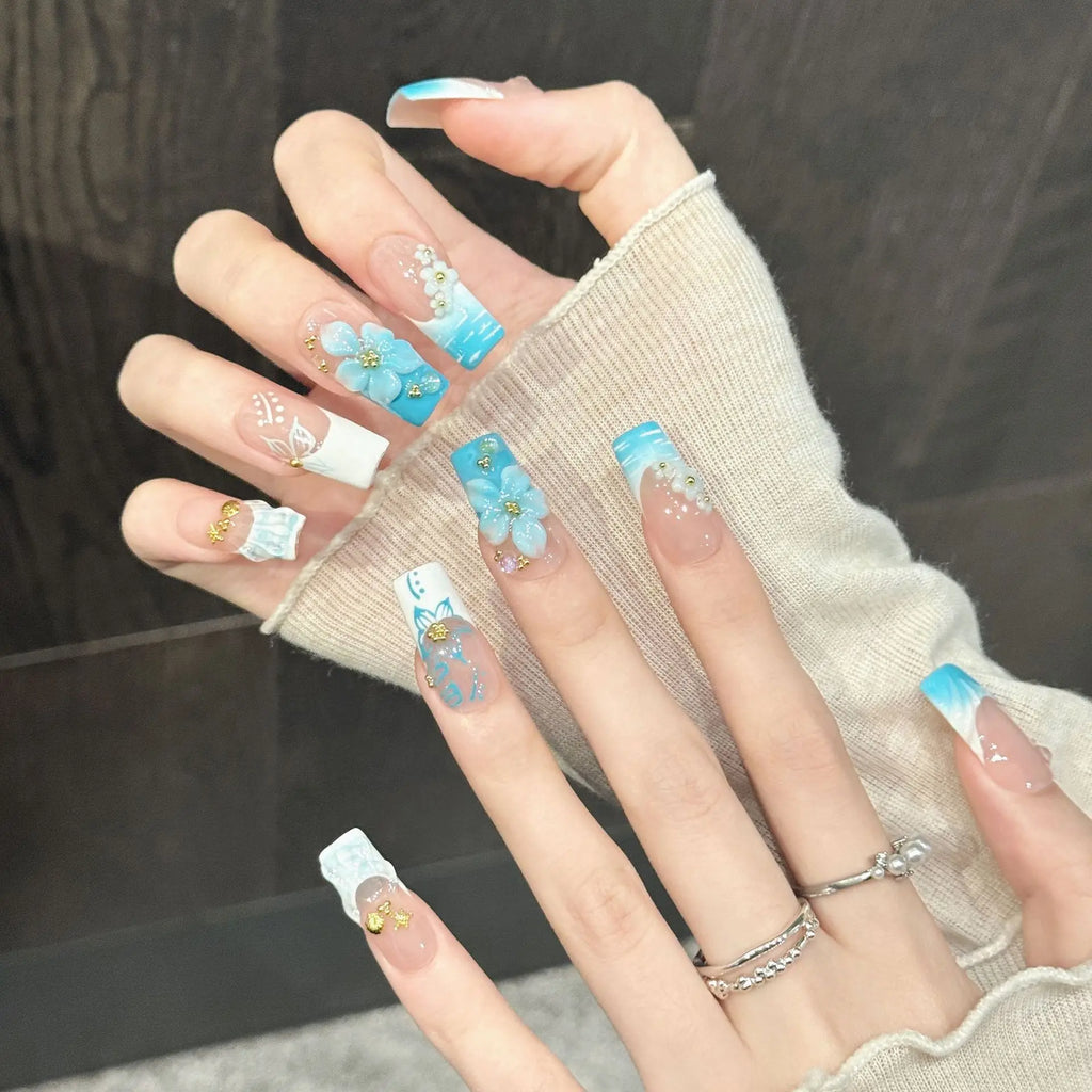 Faux ongles à pression Carré Moyen Bleu Glacé Translucide Fleurs Relief Sculptées - Faits main (Lot de 10)