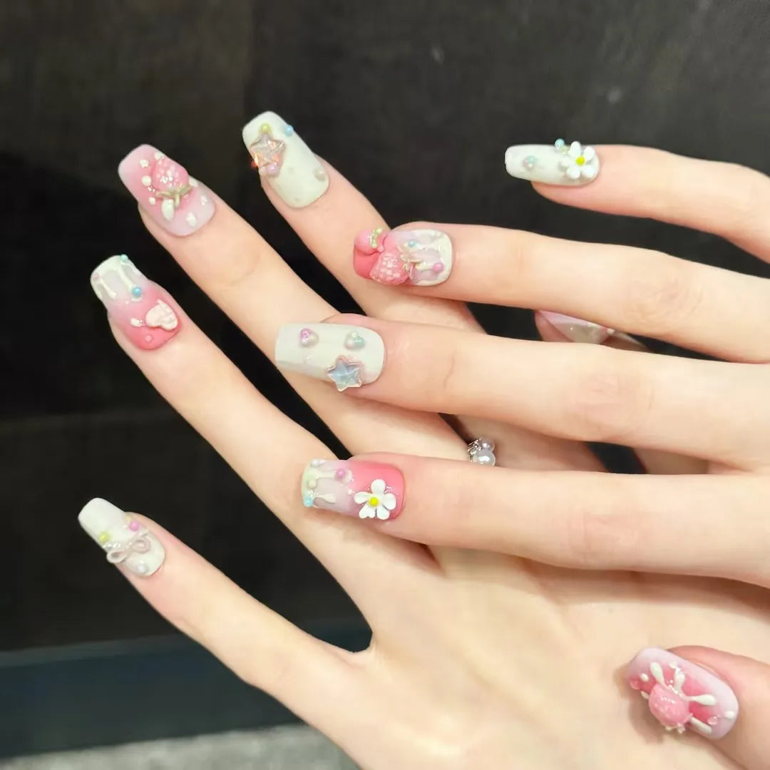 Faux ongles à pression Carré Moyen Fraise Fleurs 3D Étoiles Kawaii - Faits main (Lot de 10)