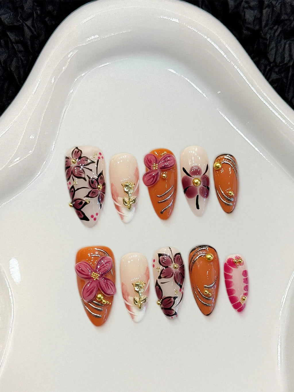 Faux ongles à pression Amande Moyen Pétales Sculptés 3D - Faits main (Lot de 10)