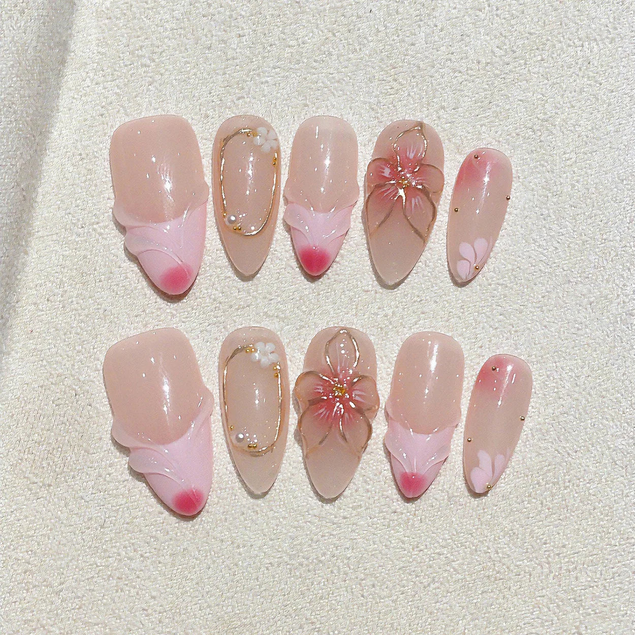 Faux ongles à pression en Amande Rose Fleur Dorée Strass – Faits main (Lot de 10)