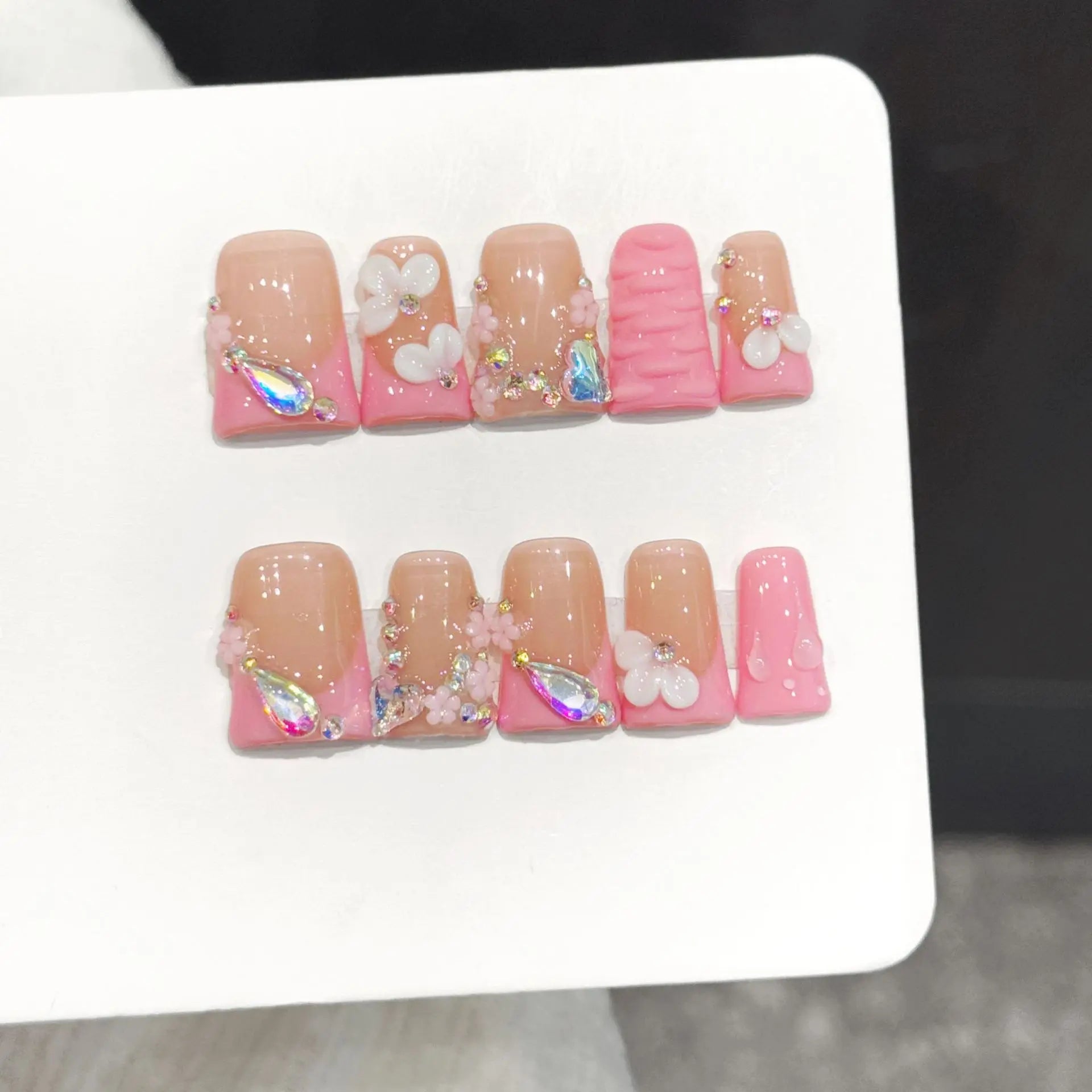 Faux ongles à pression Duck Moyen Gouttes d'Eau Colorées Sculptées 3D - Faits main (Lot de 10)