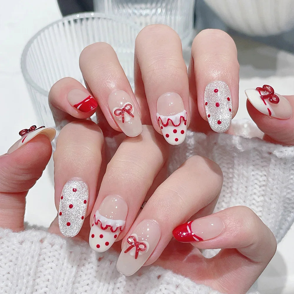 Faux ongles à pression Ovale Moyen Nude Pois Rouge Nœud Argenté – Faits main (Lot de 10)