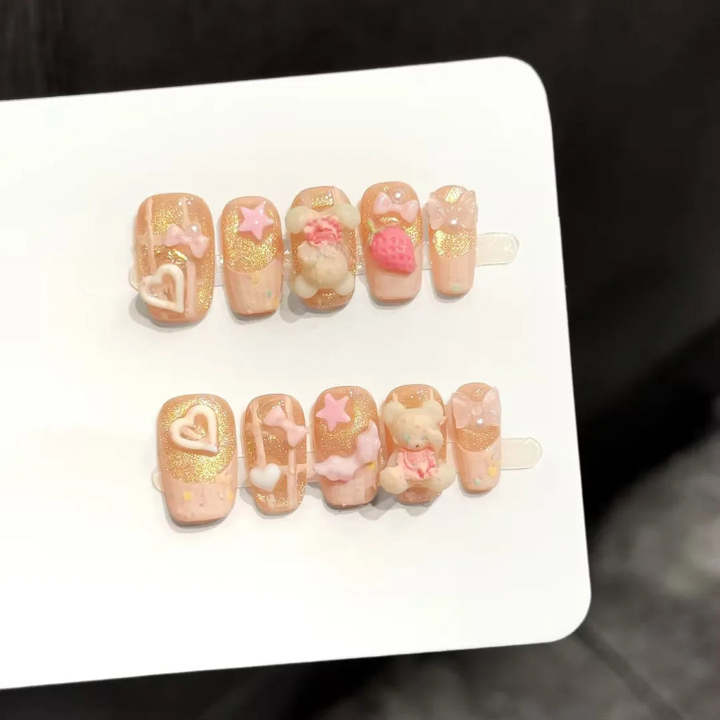Faux ongles à pression Carré Moyen Ourson Doré Fraise Papillon Festif - Faits main (Lot de 10)