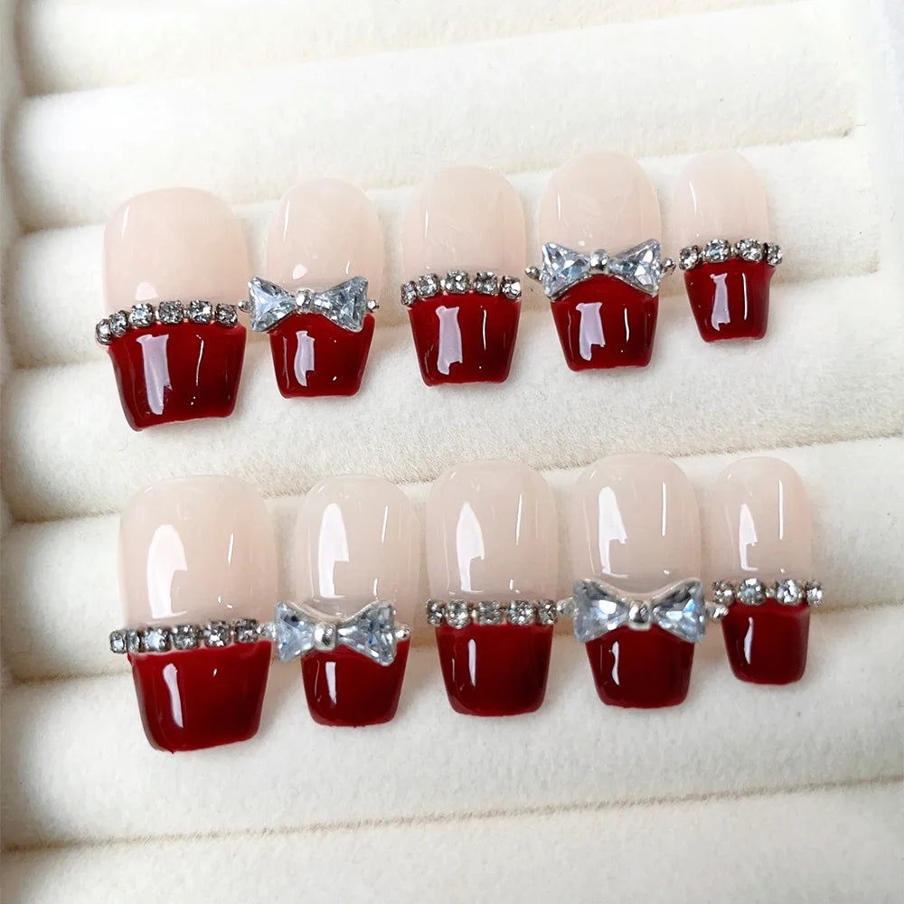 Faux ongles à pression Carré Moyen French Rouge Nœud Strass – Faits main (Lot de 10)