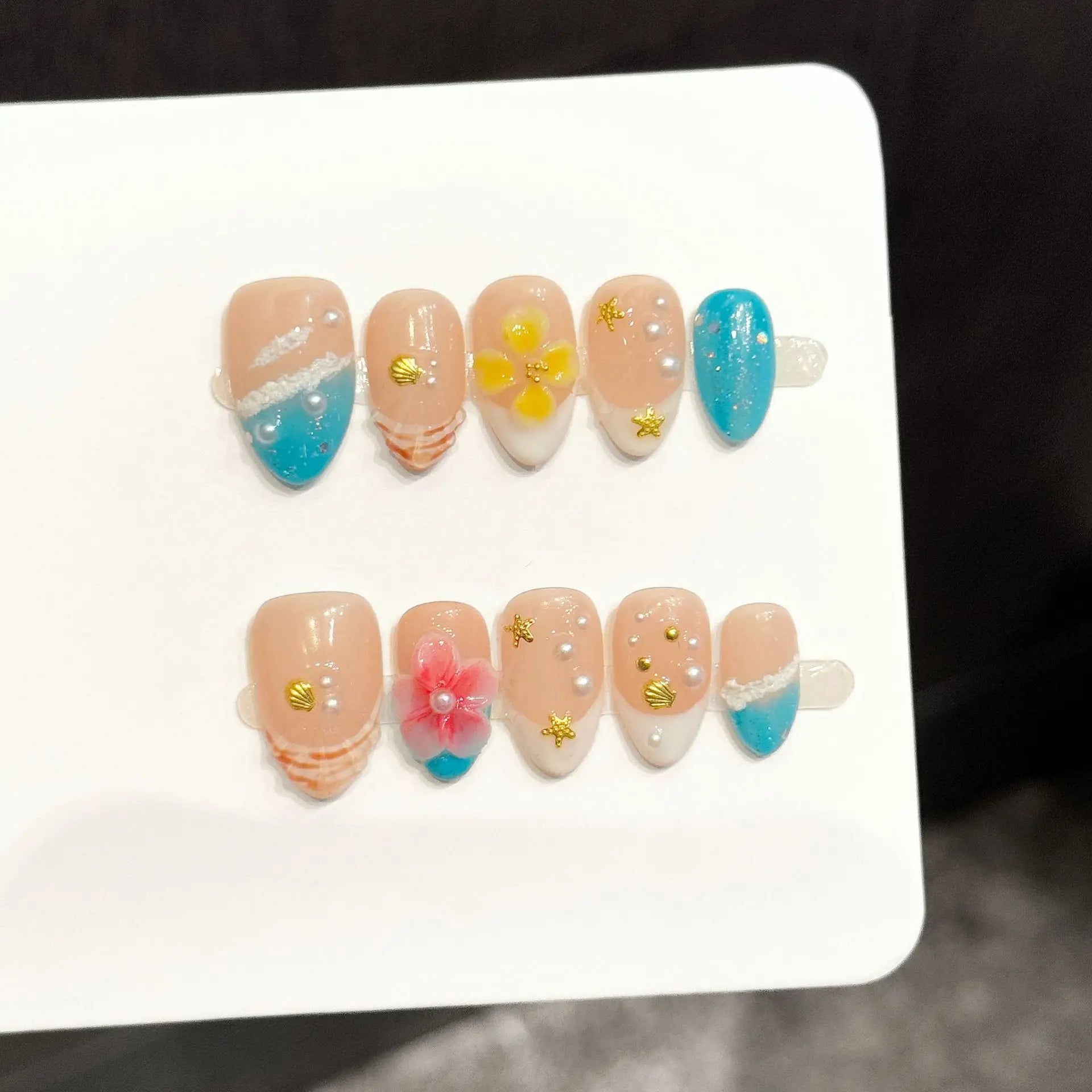 Faux ongles à pression Amande Moyen Vent Océanique Frais Fleurs Coquillages - Faits main (Lot de 10)