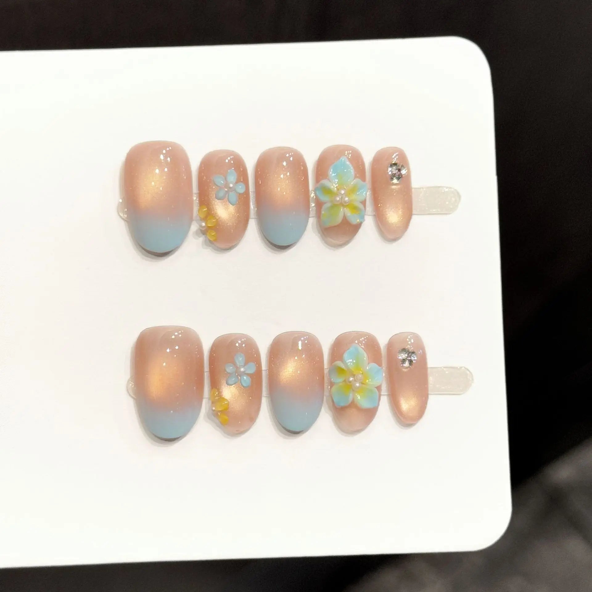 Faux ongles à pression Ovale Moyen Dégradé Bleu Translucide Sculpté Printanier Estival - Faits main (Lot de 10)