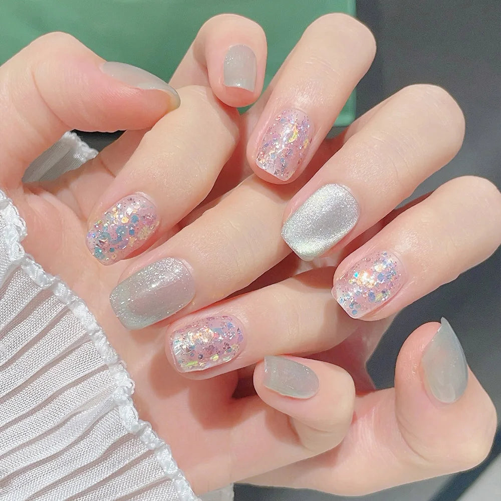 Faux ongles à pression Carré Court Bleu Cyan Sequins Scintillants - Faits main (Lot de 10)