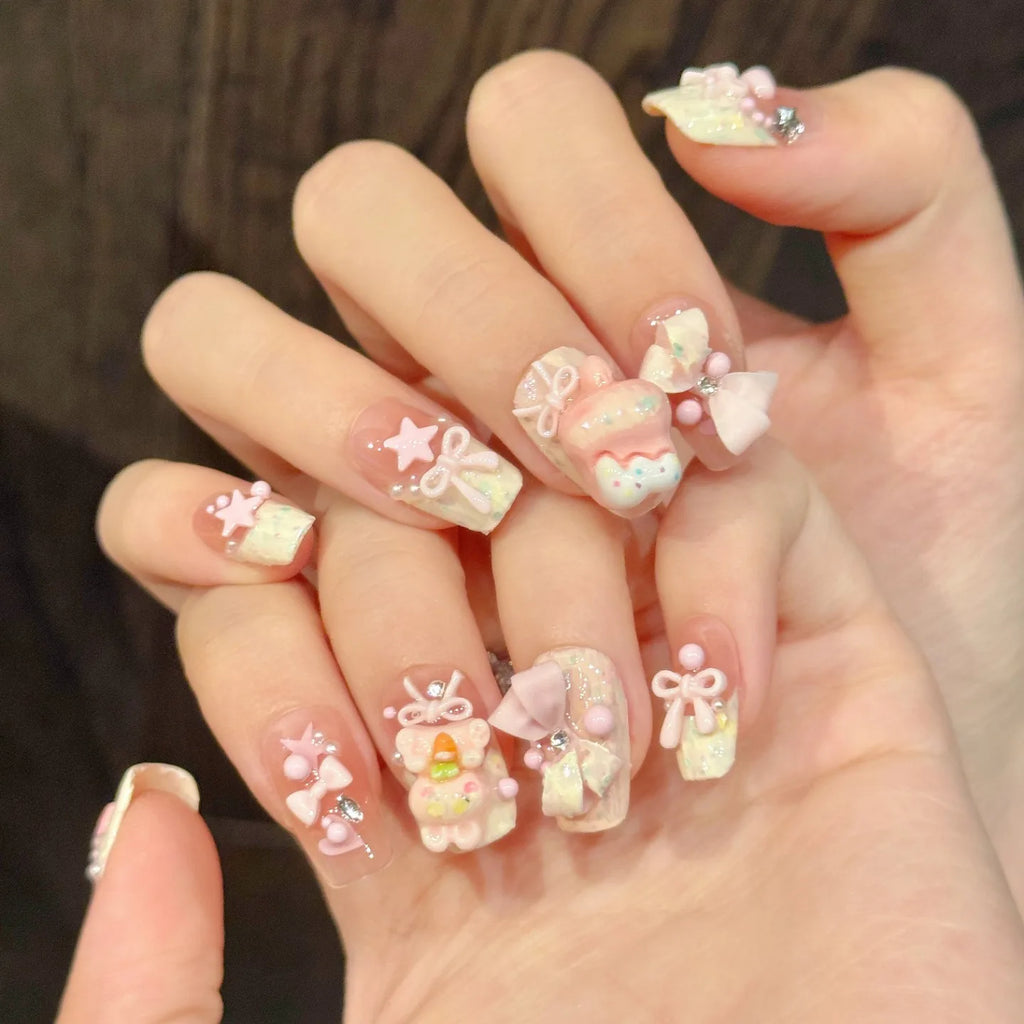Faux ongles à pression Amande Court Rose Clair Dessins Kawaii - Faits main (Lot de 10)