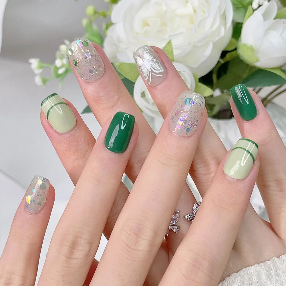 Faux ongles à pression Carrés - Vert Papillon Holographique – Faits main (Lot de 10)