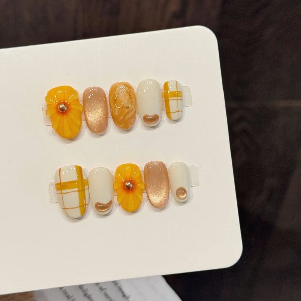 Faux ongles à pression Amande Court Contraste Chaud Doux Vitalité Fraîche - Faits main (Lot de 10)