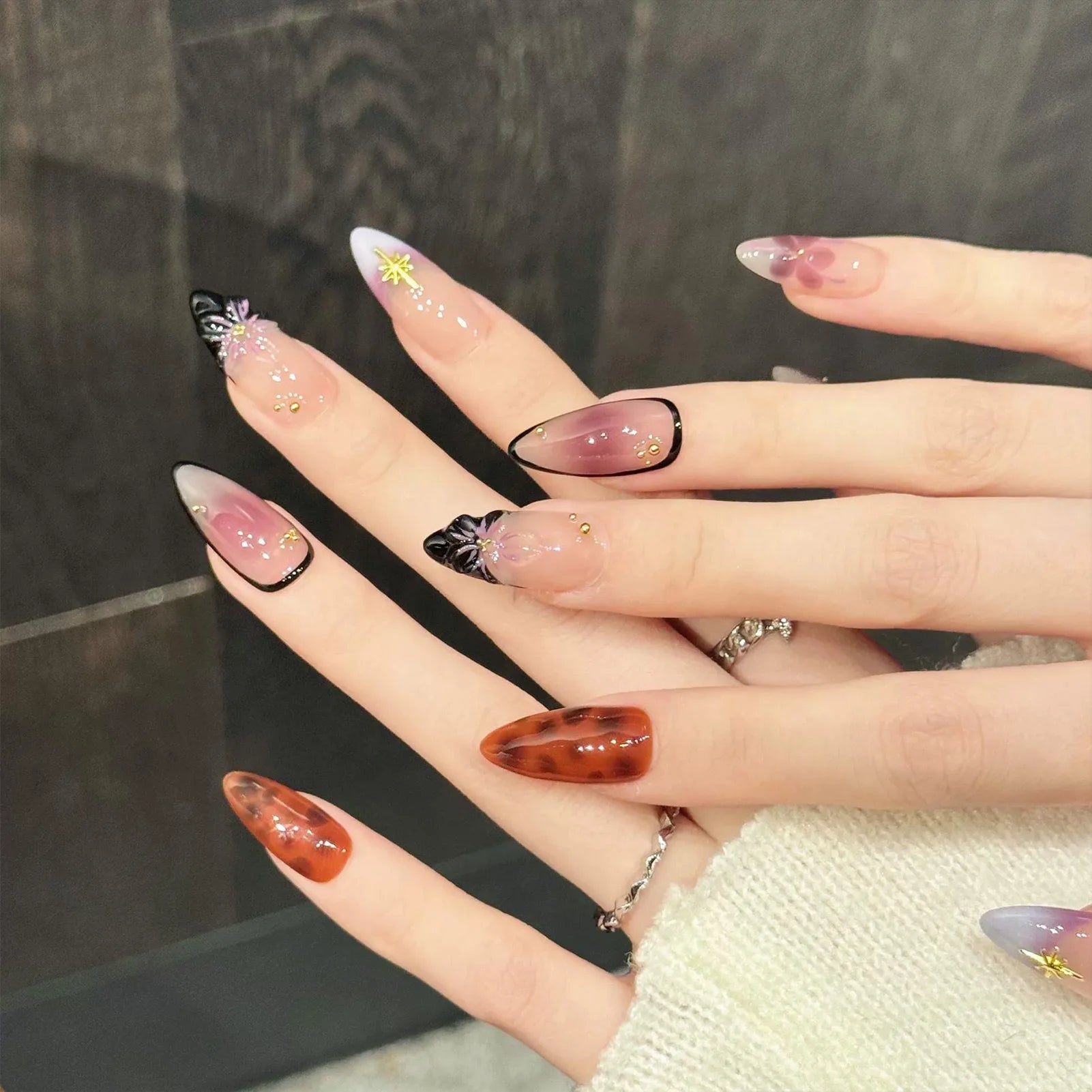 Faux ongles à pression Amande Moyen Rose Violet Dégradé Fleurs Sculptées 3D Étoiles - Faits main (Lot de 10)