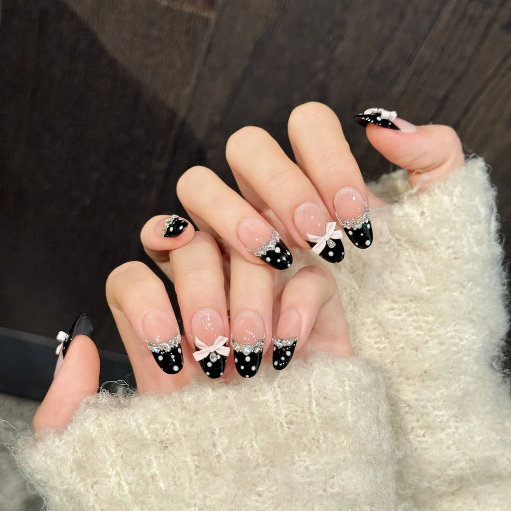 Faux ongles à pression Amande Moyen Beige Rosé Nœud French Strass - Faits main (Lot de 10)