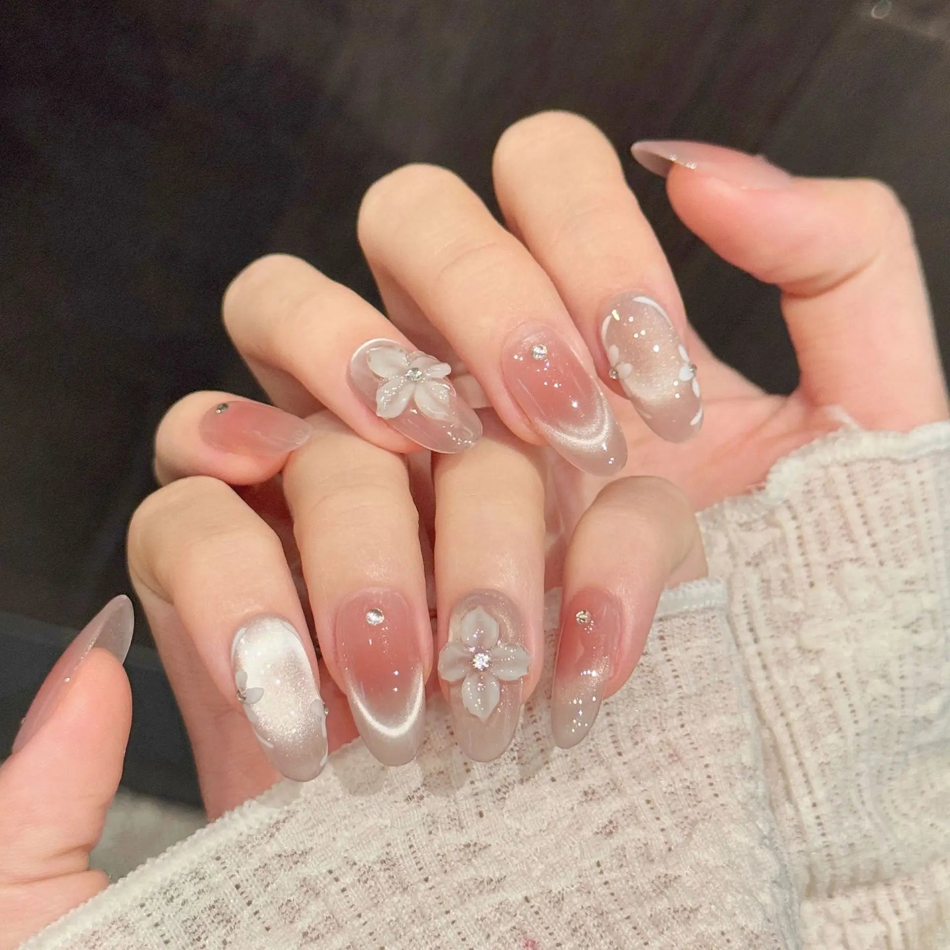Faux ongles à pression Ovale Moyen Transparent Glacé Œil de Chat Sculpté 3D - Faits main (Lot de 10)