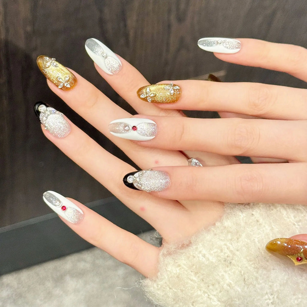 Faux ongles à pression Amande Moyen Rouge Bijou Luxe Accessible Haut de Gamme - Faits main (Lot de 10)