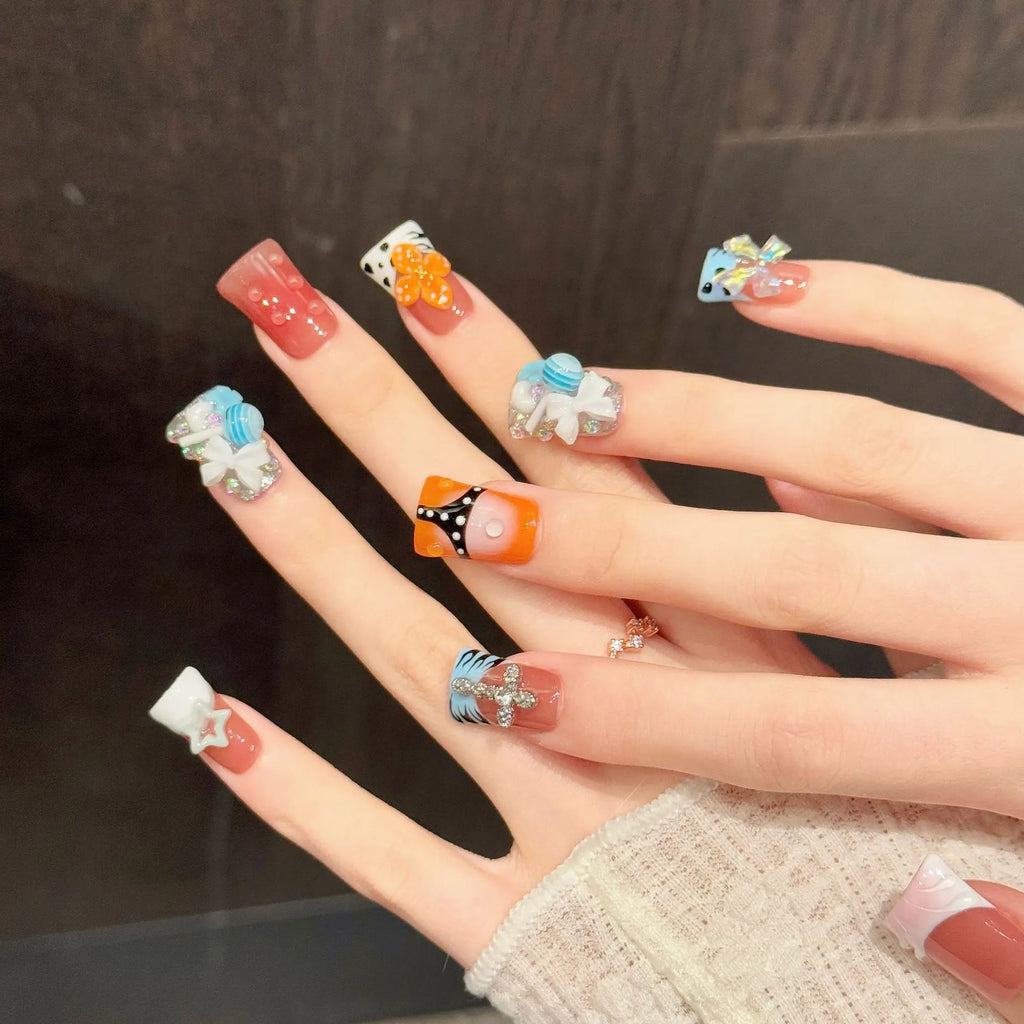 Faux ongles à pression Duck Moyen Spicy Girl Duckbill Caractère Audacieux - Faits main (Lot de 10)