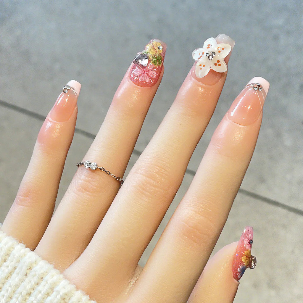 Faux ongles à pression Carré Moyen Nude Rose Fleurs Tropicales 3D Strass – Faits main (Lot de 10)