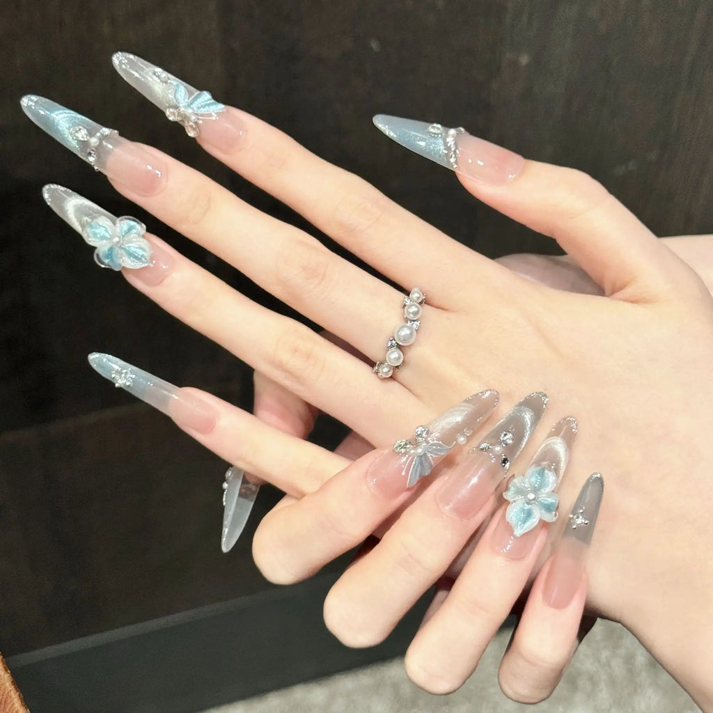 Faux ongles à pression Stiletto Long Bleu Transparent Glacé Fleurs Papillons - Faits main (Lot de 10)