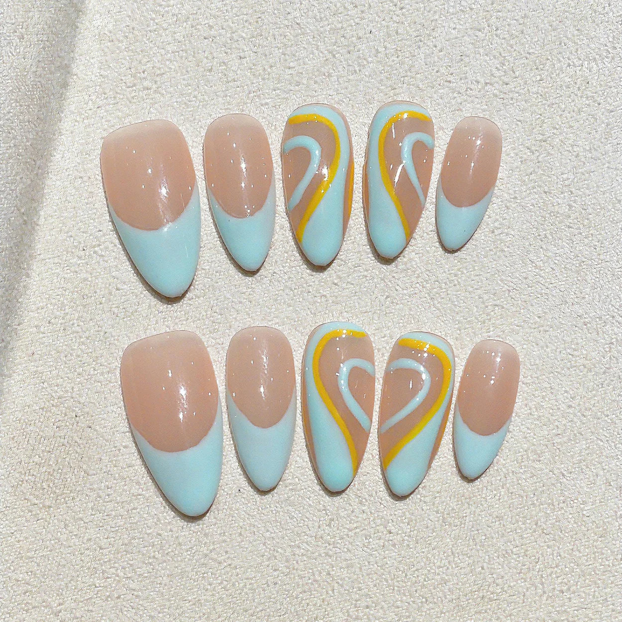 Faux ongles à pression Amande Long French Bleu Ciel Swirl Jaune – Faits main (Lot de 10)