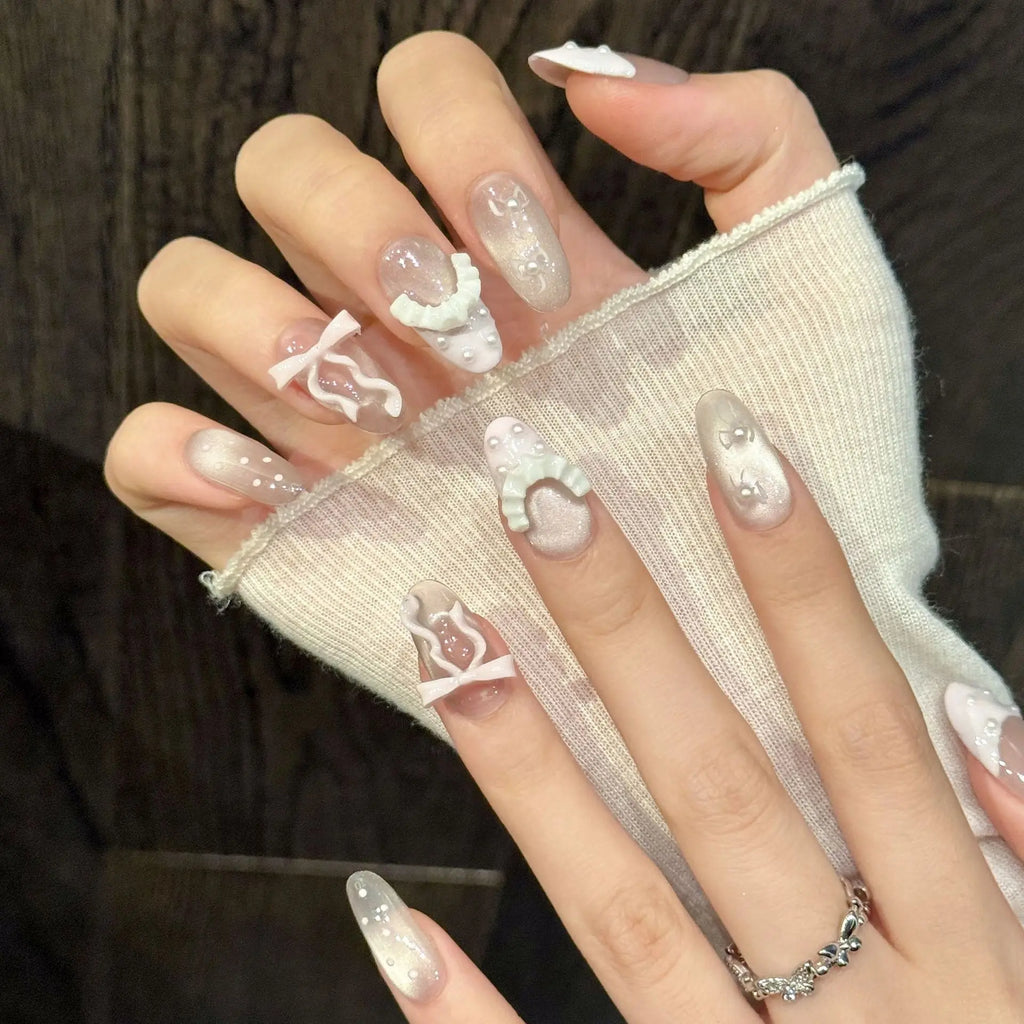 Faux ongles à pression Ovale Moyen Rose Doré Dégradé Nœud Perles Nacrées - Faits main (Lot de 10)