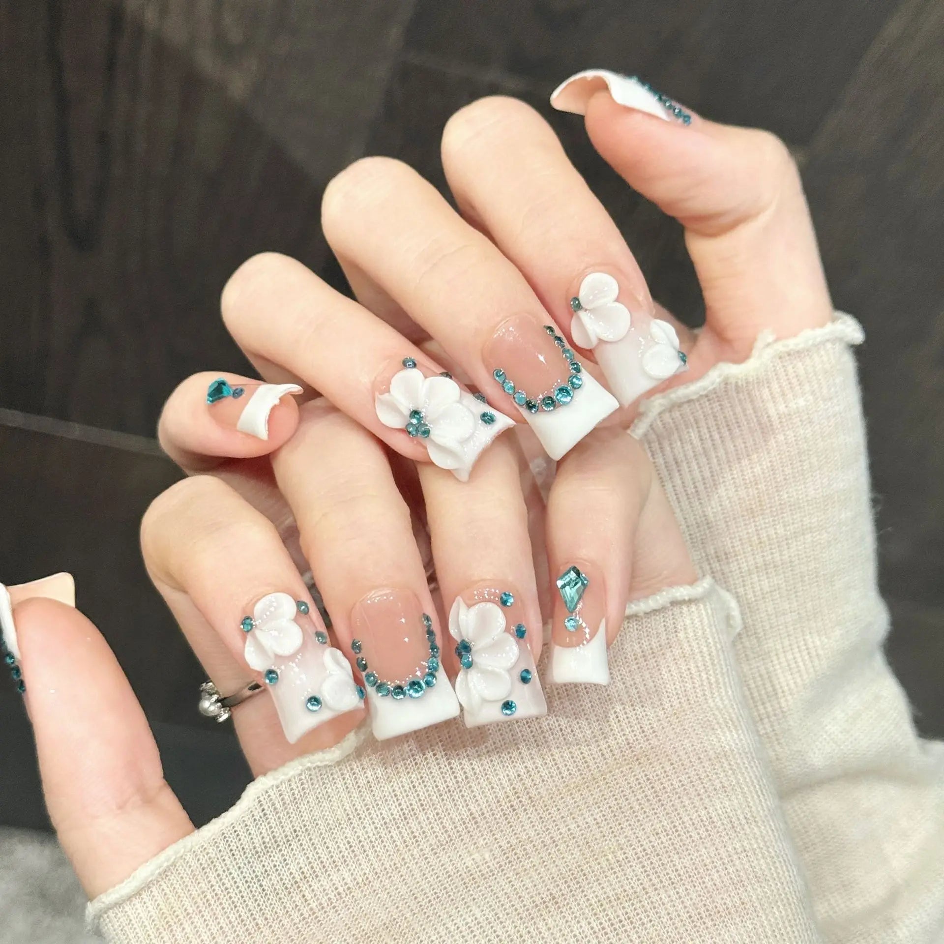 Faux ongles à pression Duck Moyen Bleu Océan Smudge French Nude Rose Diamants Bleus - Faits main (Lot de 10)