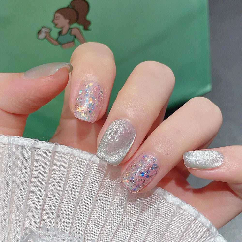 Faux ongles à pression Carré Court Bleu Cyan Sequins Scintillants - Faits main (Lot de 10)