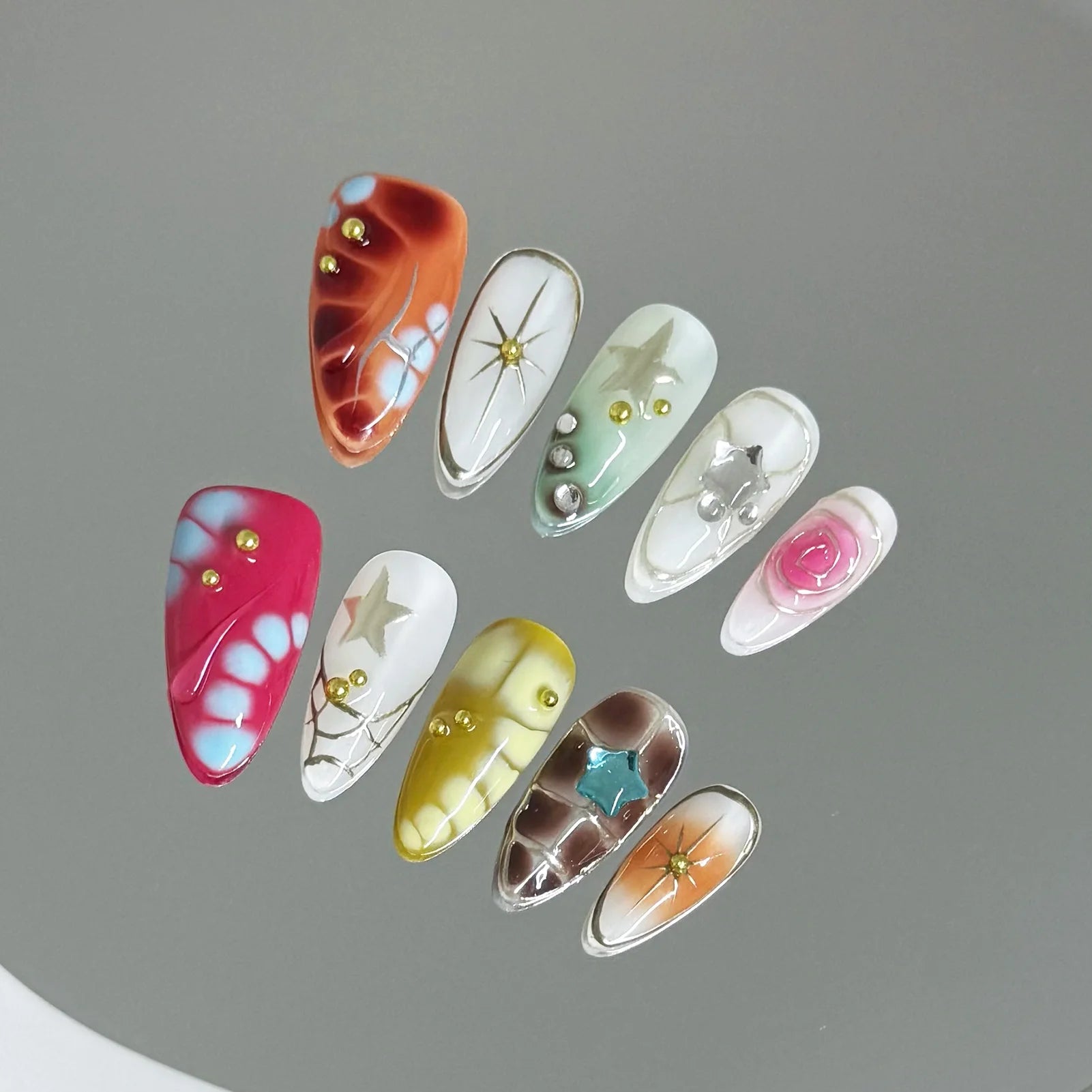 Faux ongles à pression Amande Moyen Motif Crocodile Étoiles Style Y2K - Faits main (Lot de 10)
