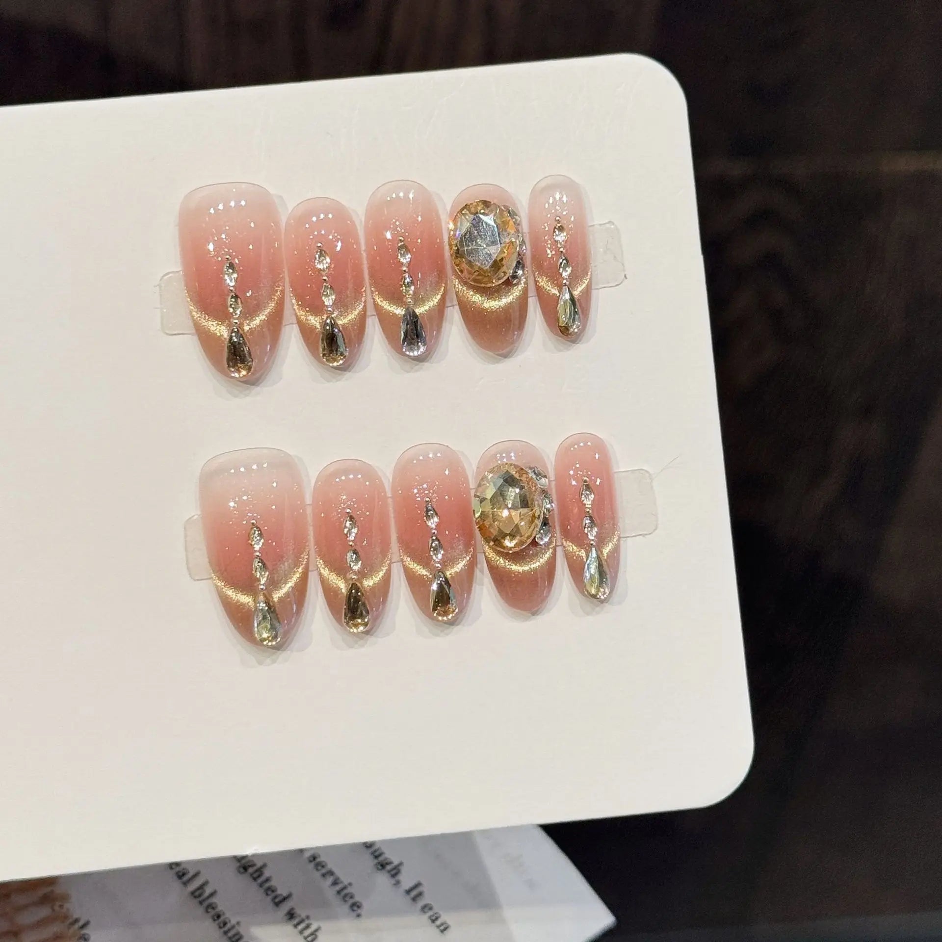 Faux ongles à pression Ovale Moyen Nude Poudré Dégradé Doré Diamant - Faits main (Lot de 10)