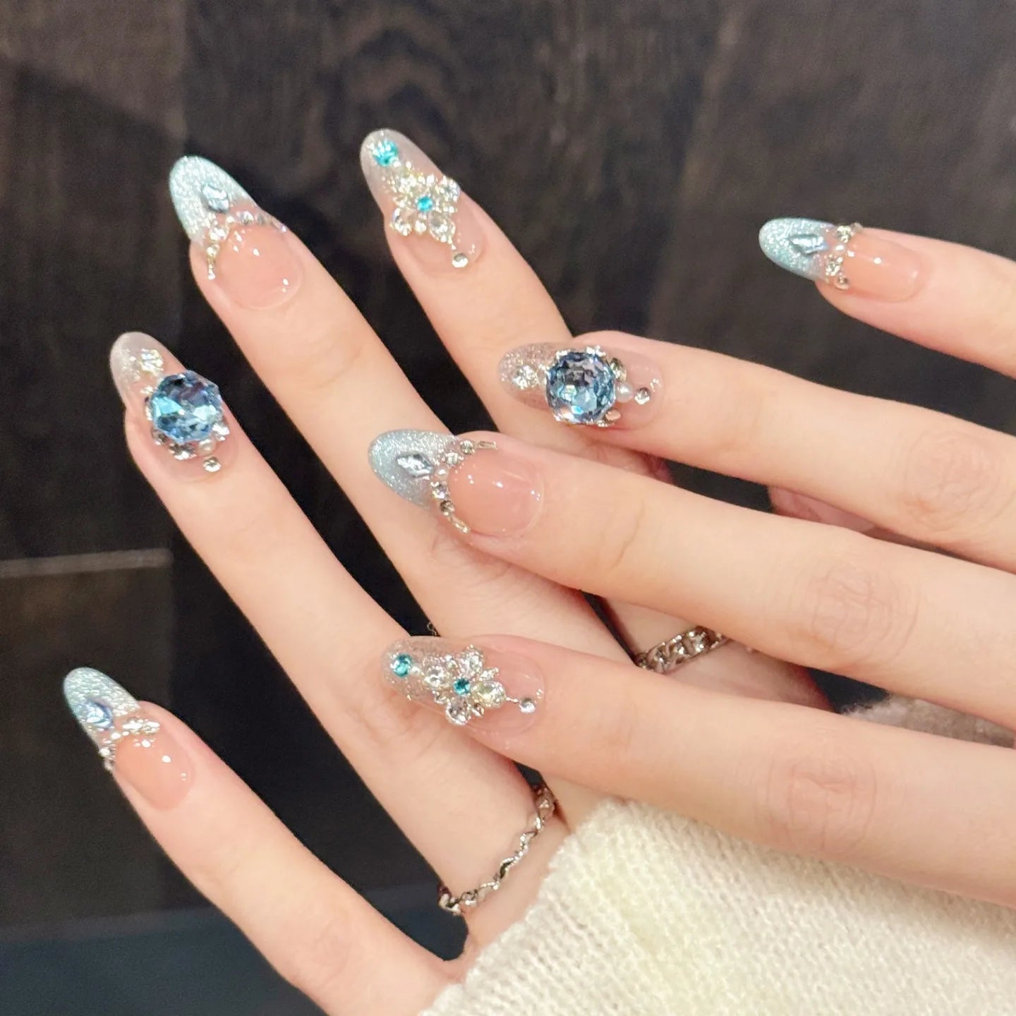 Faux ongles à pression Ovale Moyen Rose Bleu Dégradé Vent de Luxe Romantique - Faits main (Lot de 10)