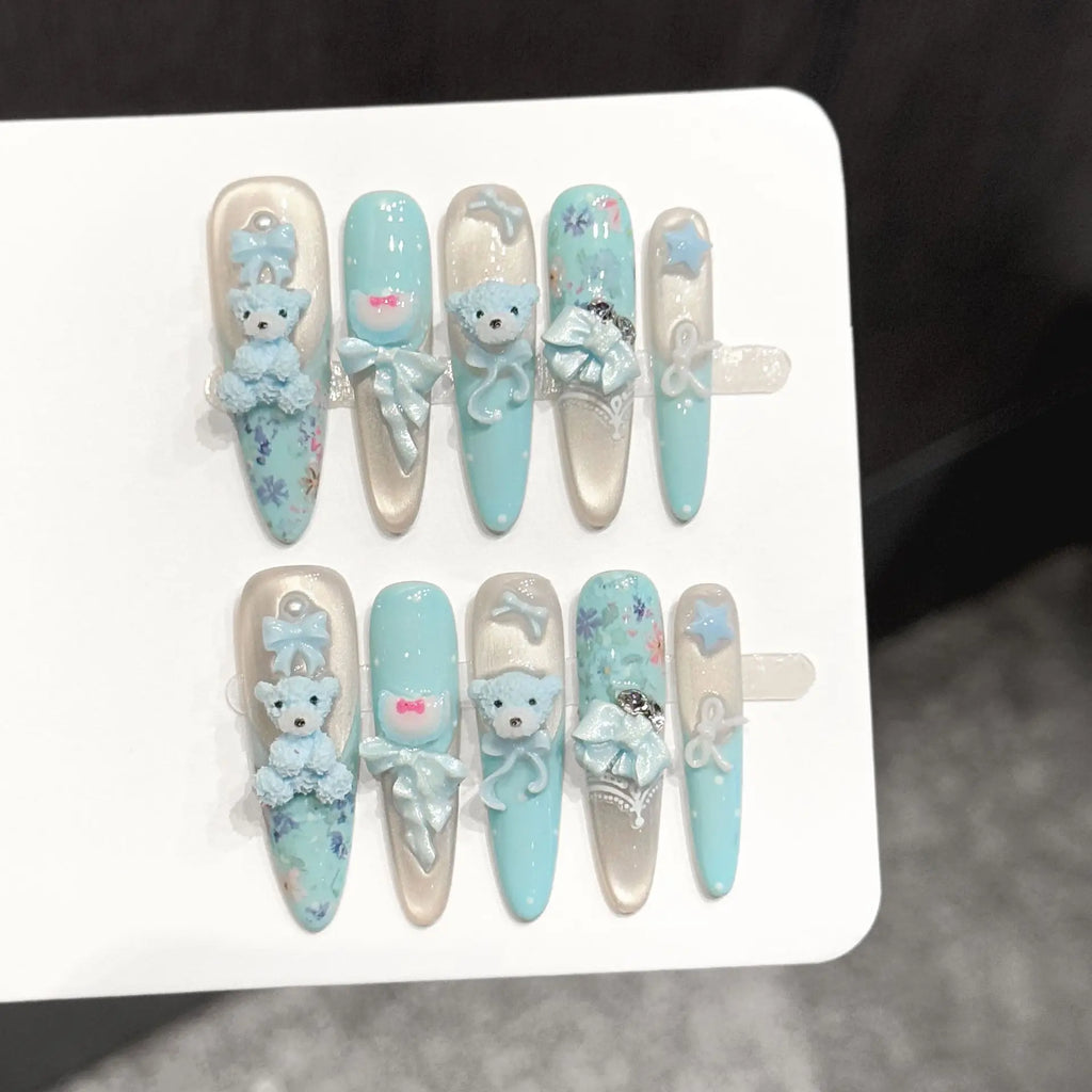 Faux ongles à pression Stiletto Long Bleu Menthe Ourson Adorable - Faits main (Lot de 10)