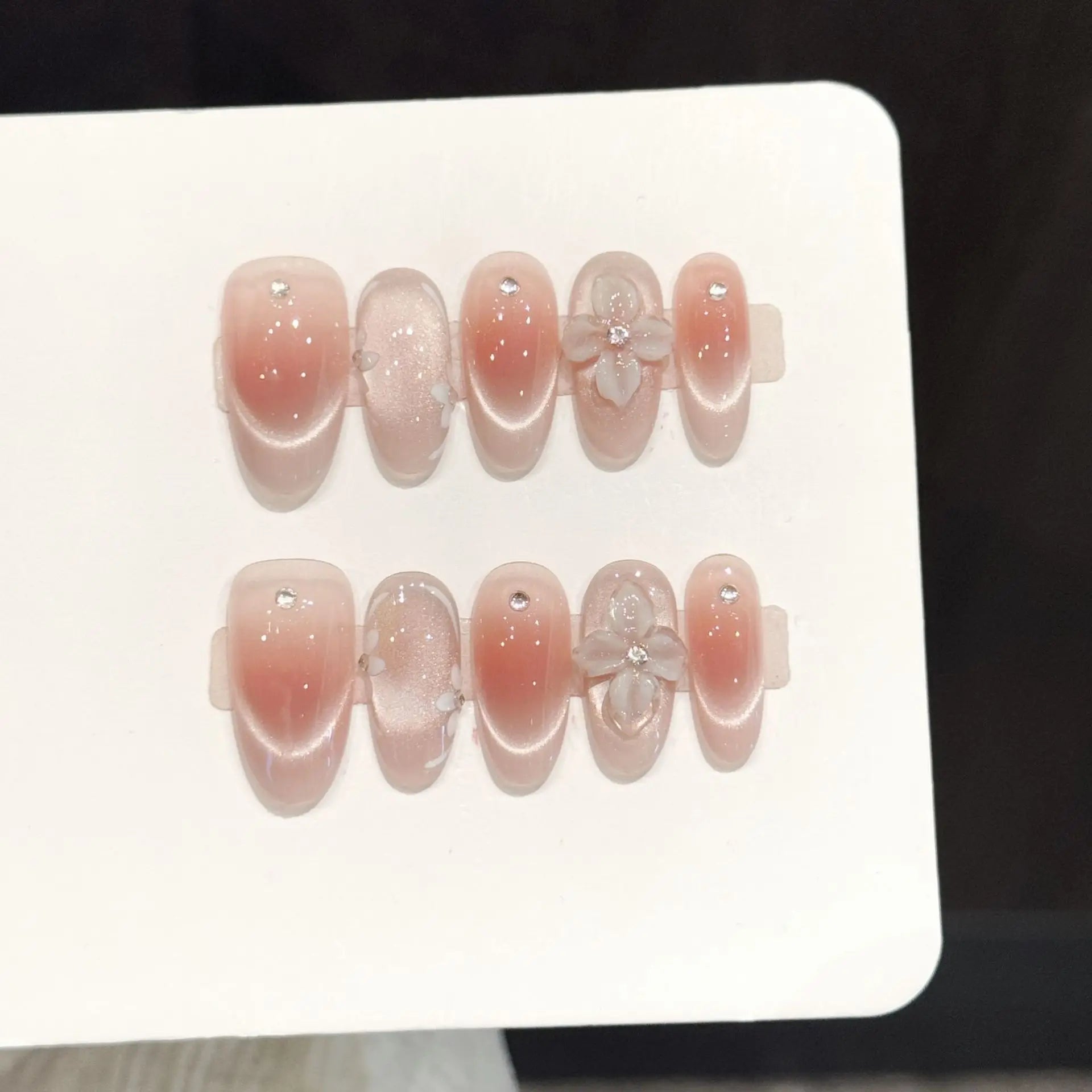 Faux ongles à pression Ovale Moyen Transparent Glacé Œil de Chat Sculpté 3D - Faits main (Lot de 10)