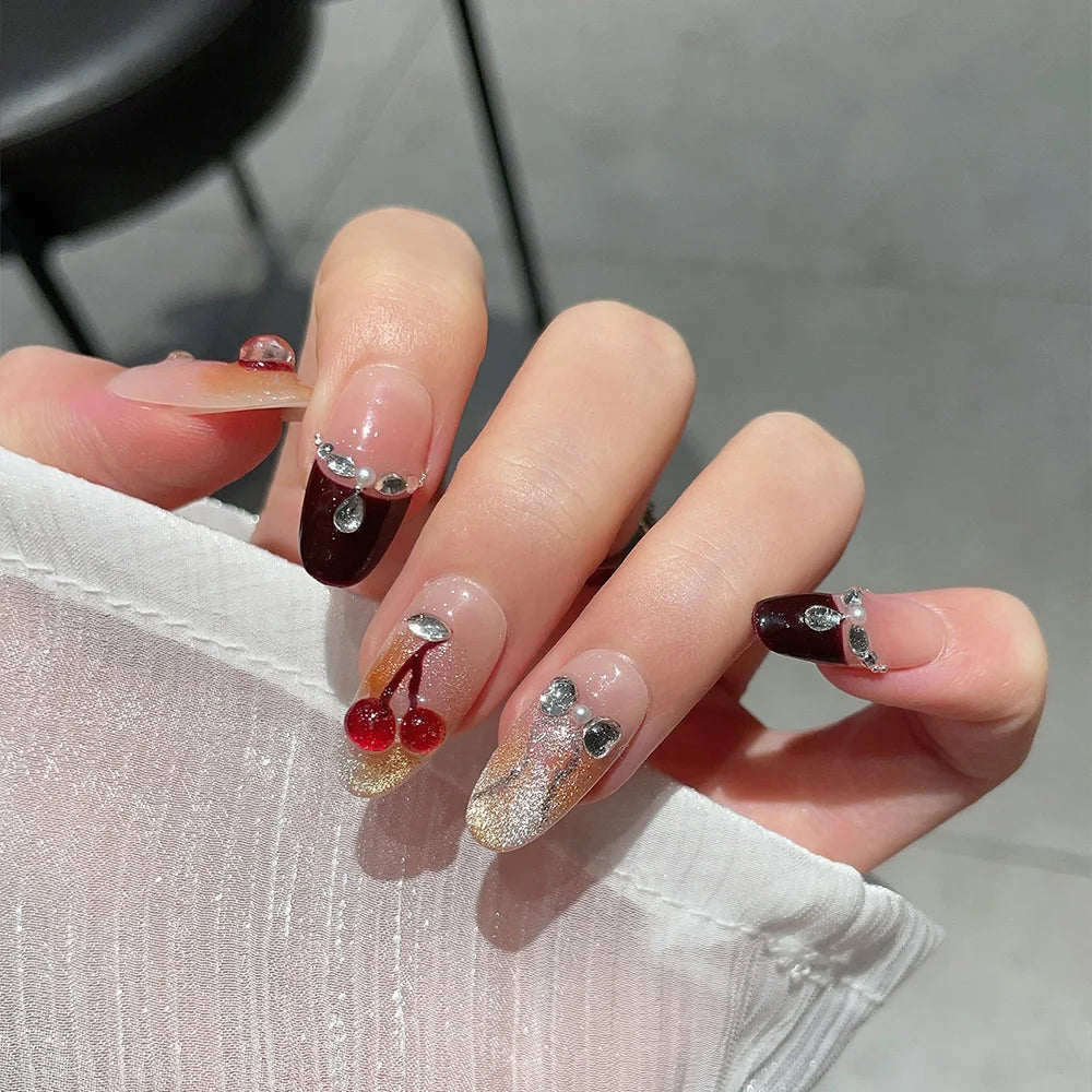 Faux ongles à pression Ovale Moyen Nude Dégradé Cerises Mignonnes - Faits main (Lot de 10)