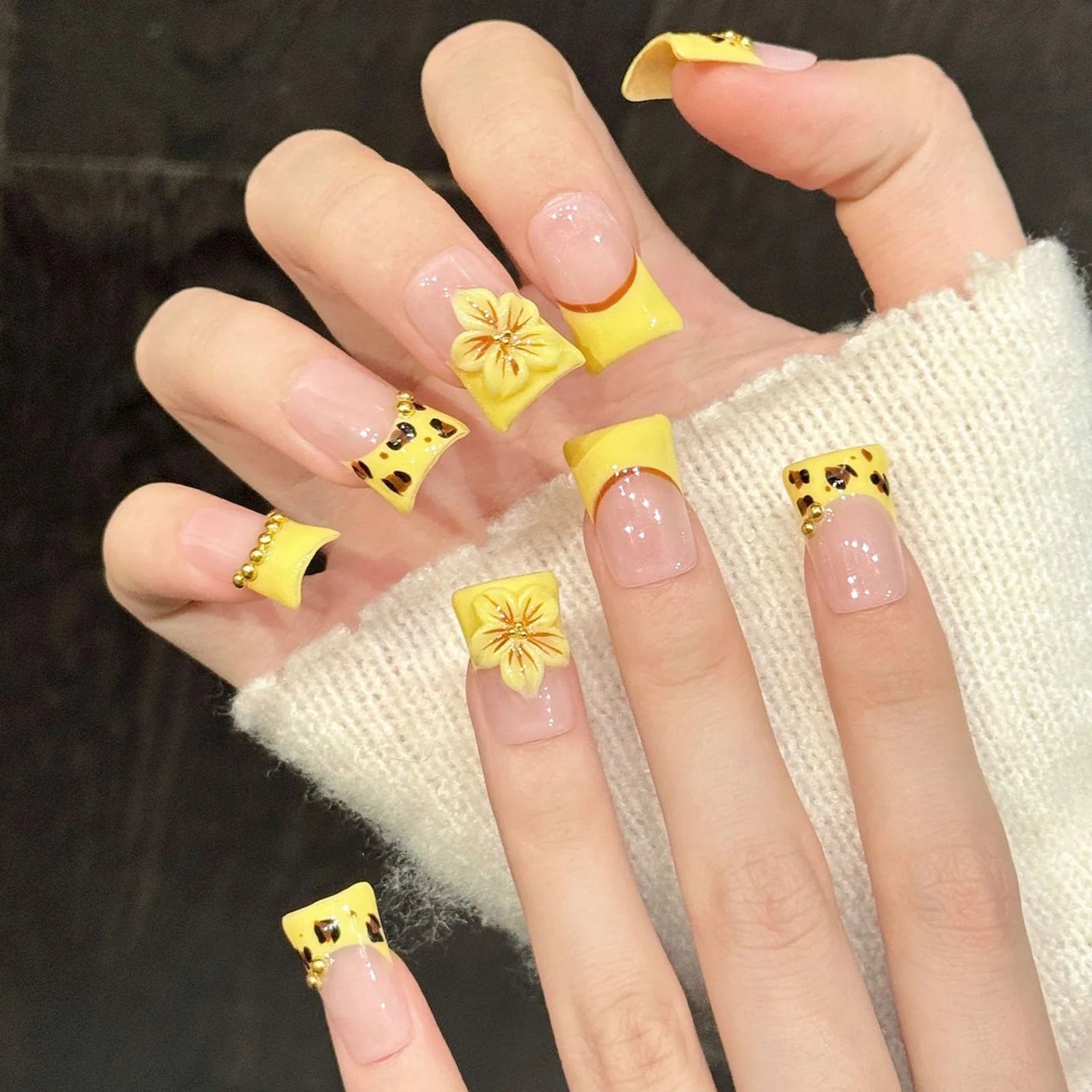 Faux ongles à pression Duck Jaune French Fleurs de Sakura - Faits main (Lot de 10)