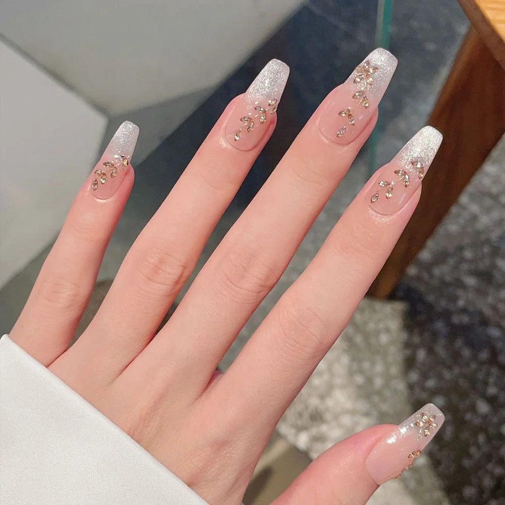 Faux ongles à pression Nude Feuilles Dorées - Ballerine – Faits main (Lot de 10)