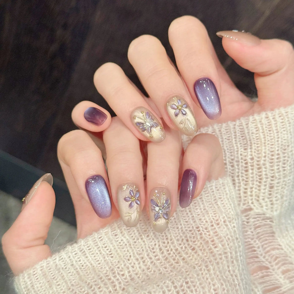 Faux ongles à pression Ovale Moyen Violet Doré Œil de Chat Fleurs Gilded - Faits main (Lot de 10)