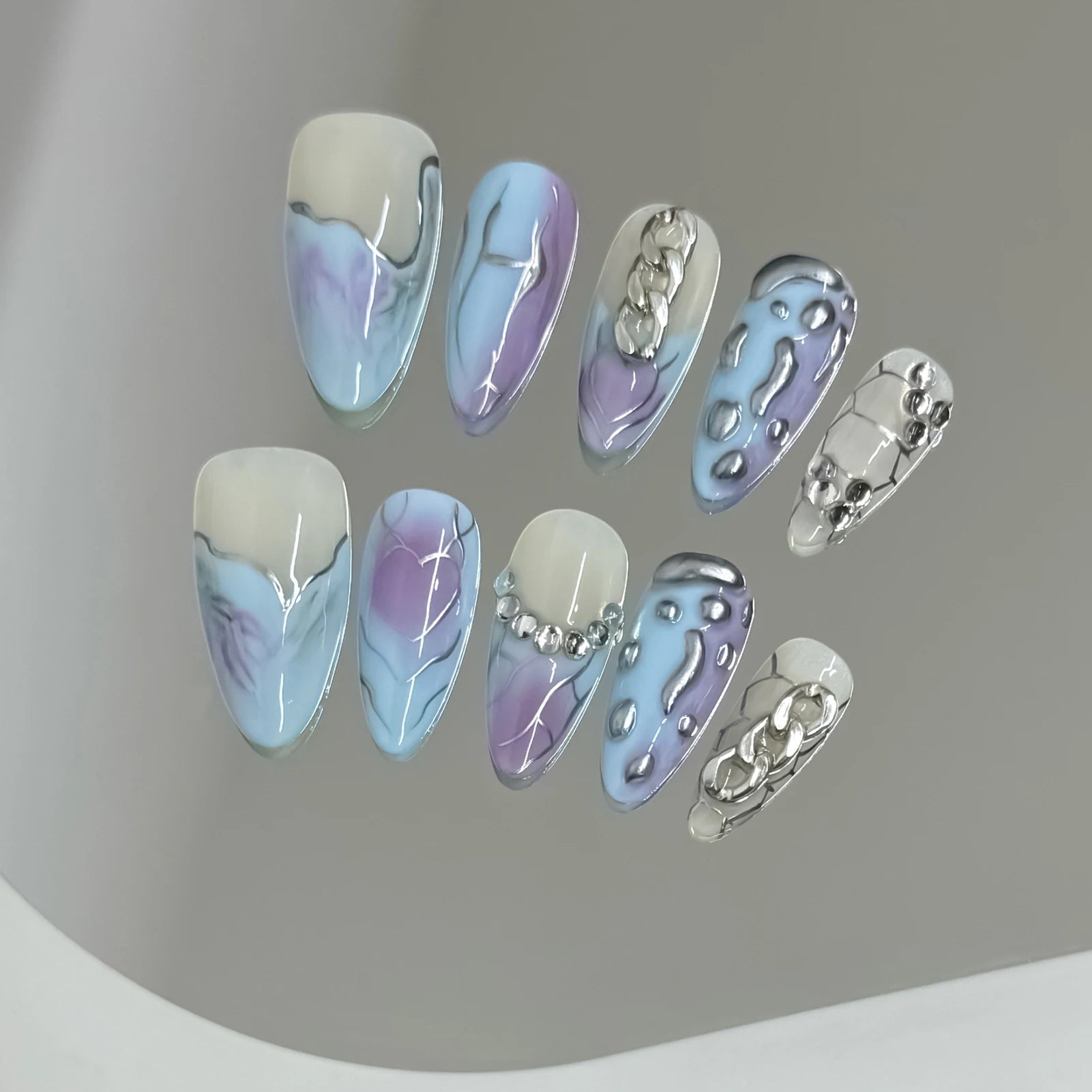 Faux ongles à pression Amande Moyen Argenté Étoiles Style Punk Y2K - Faits main (Lot de 10)