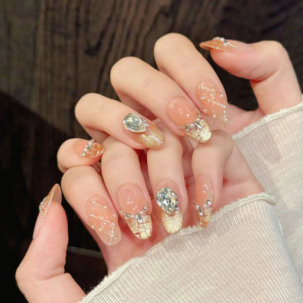 Faux ongles à pression Ovale Moyen Nude Dégradé Diamant Brisé Doré Plaqué - Faits main (Lot de 10)
