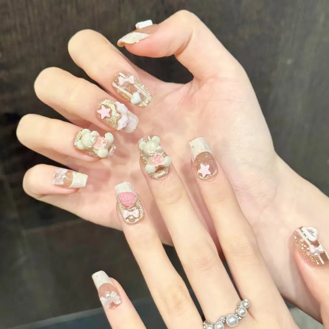 Faux ongles à pression Carré Moyen Ourson Doré Fraise Papillon Festif - Faits main (Lot de 10)