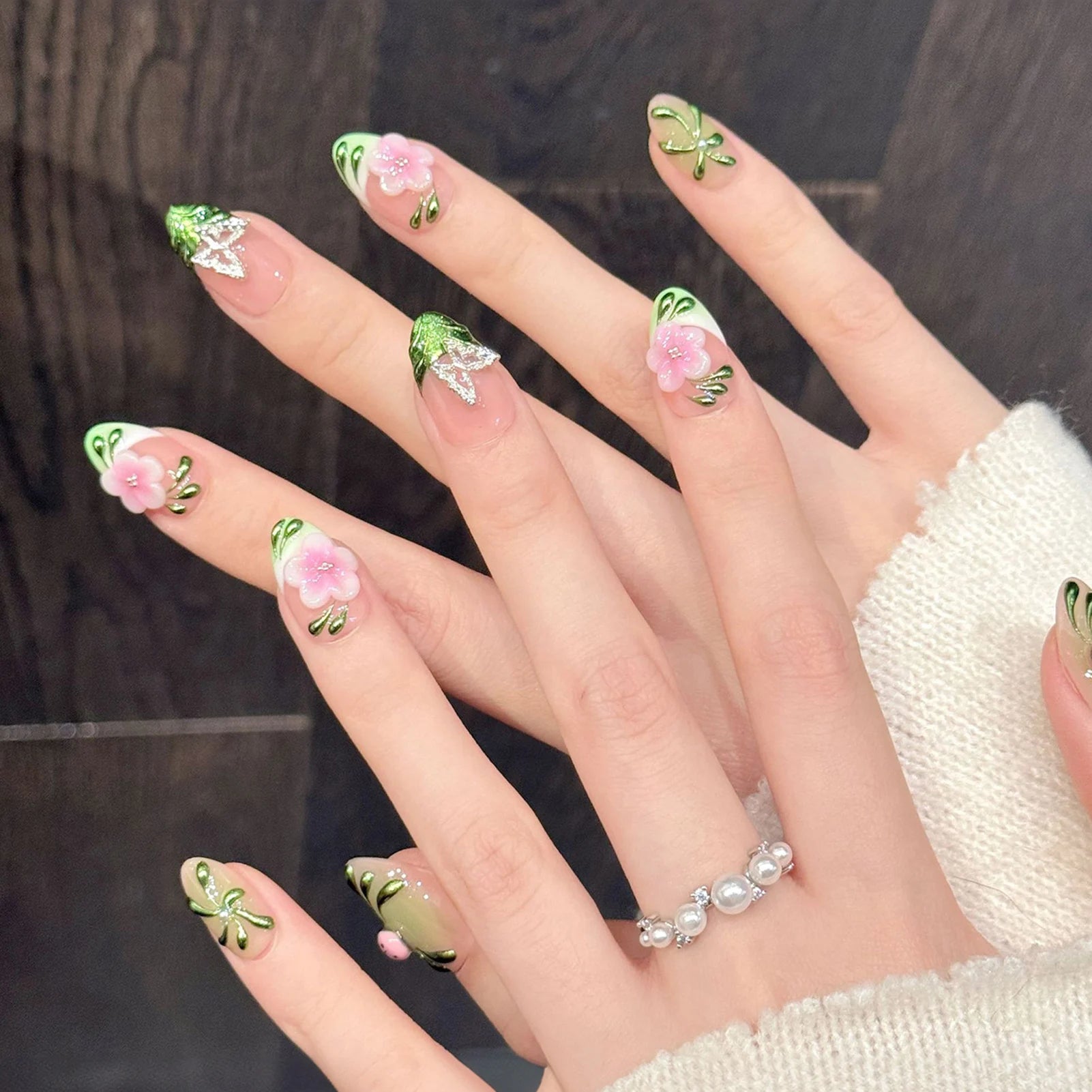 Faux ongles à pression Amande Moyen Rose Vert Dégradé Fleurs Effet Miroir - Faits main (Lot de 10)