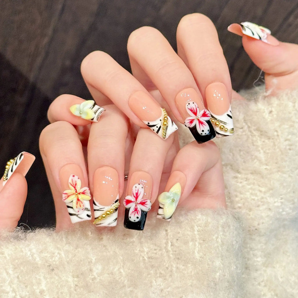 Faux ongles à pression Carré Long Fleurs Chaîne Dorée Sweet Cool - Faits main (Lot de 10)