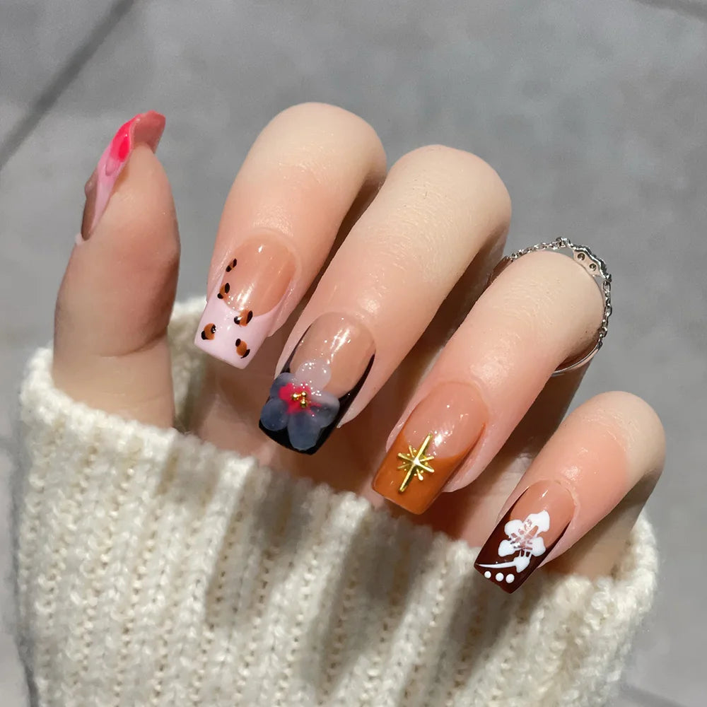 Faux ongles à pression Carré Moyen Multicolore Fleurs Sculptées Glamour - Faits main (Lot de 10)