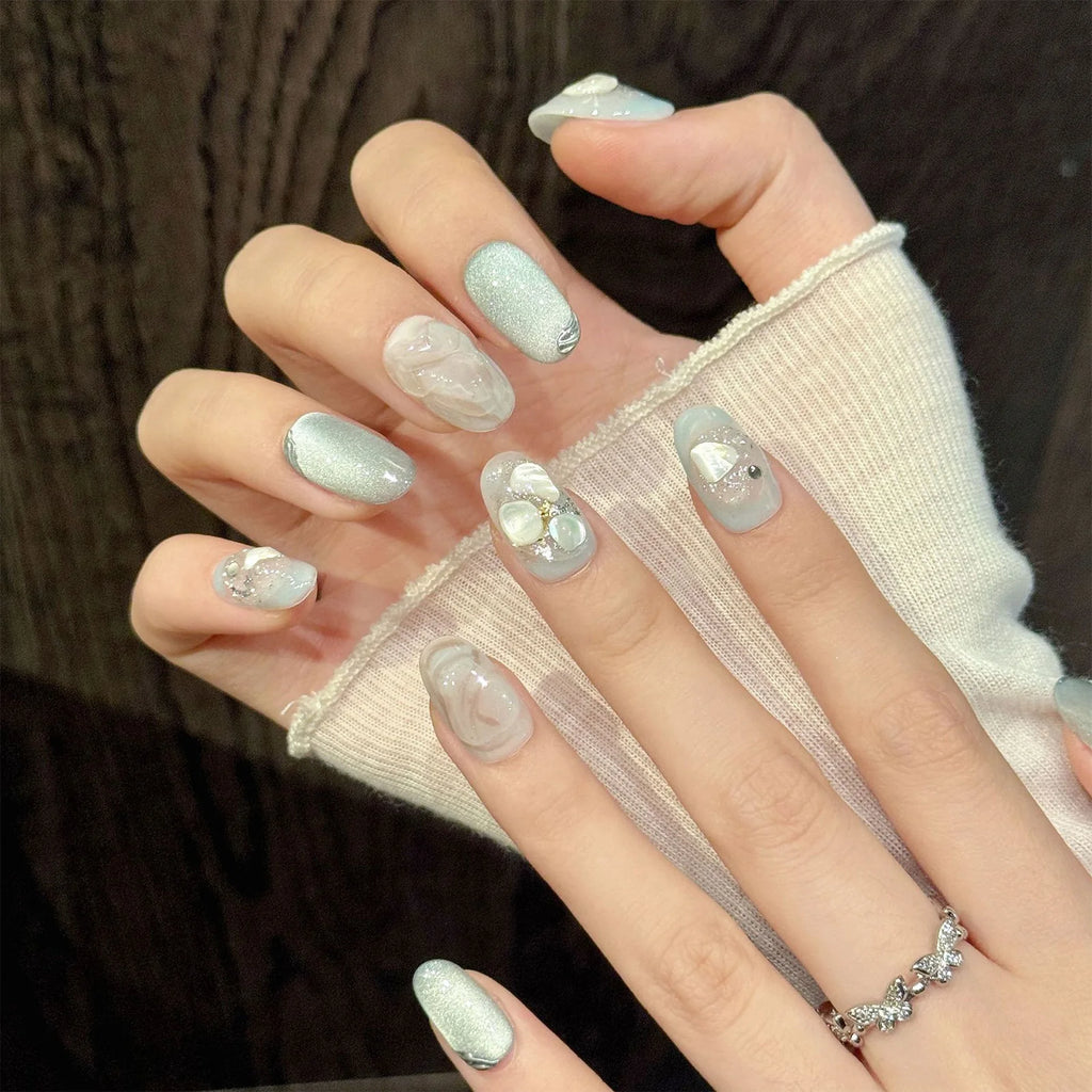Faux ongles à pression Ovale Court Bleu Glacé Perles et Strass - Faits main (Lot de 10)