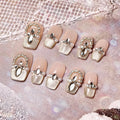 Faux ongles à pression Amande Moyen Nude Doré Strass Goutte Perle – Faits main (Lot de 10)